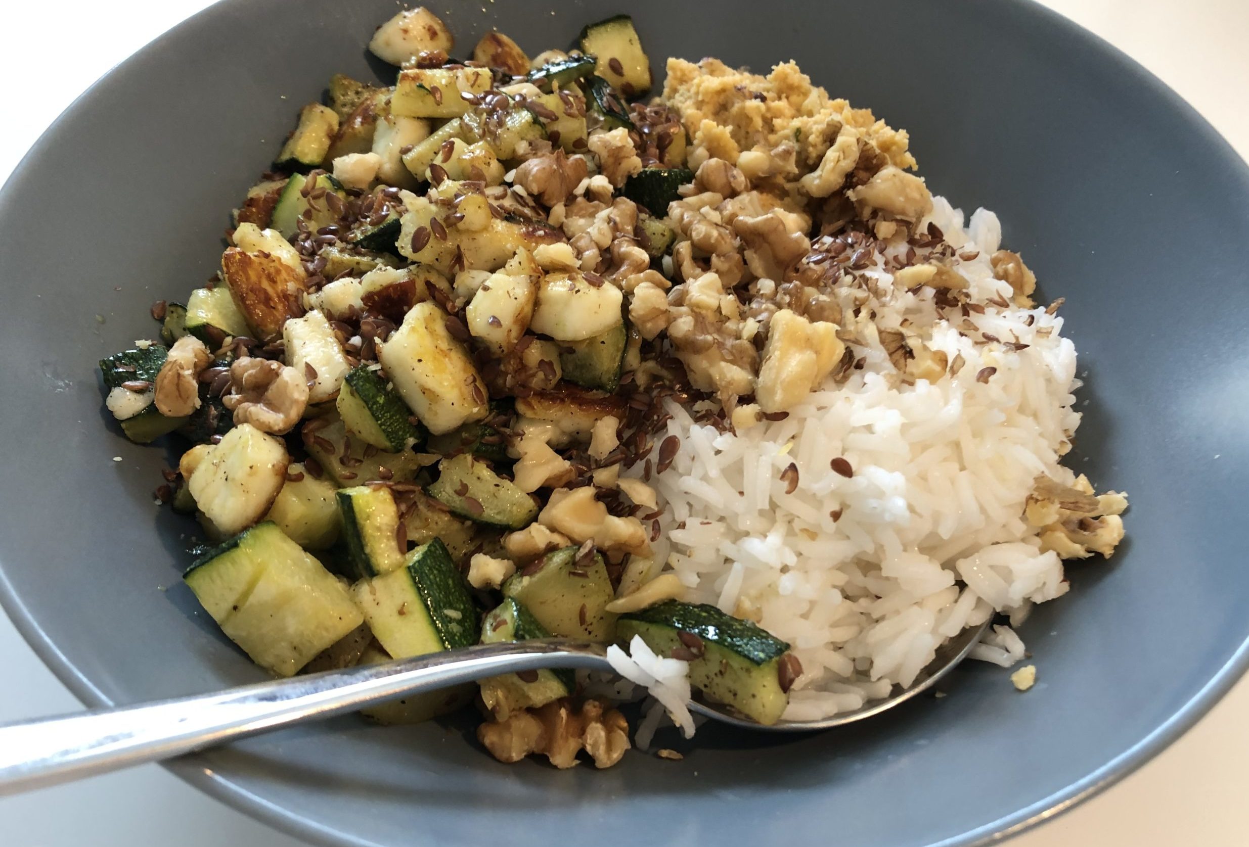 Zucchini-Reis-Bowl mit Halloumi – My Recipes